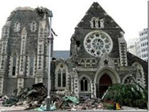  Christchurch Cathedral loses spire in earthquake